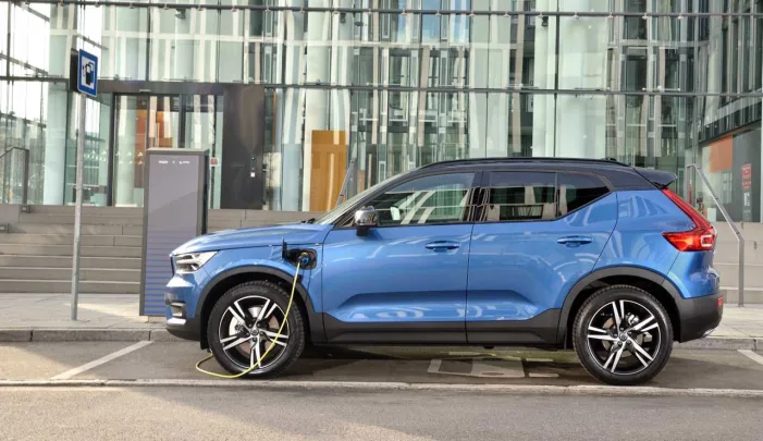 Volvo XC40 Hybrid tem as cinco qualidades que se pode desejar num SUV de luxo: é bonito, empolgante, espaçoso, seguro e (muito) econômico  
