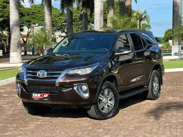 Carro Toyota SW4 2017 2.7 SR 4x2 (Flex)