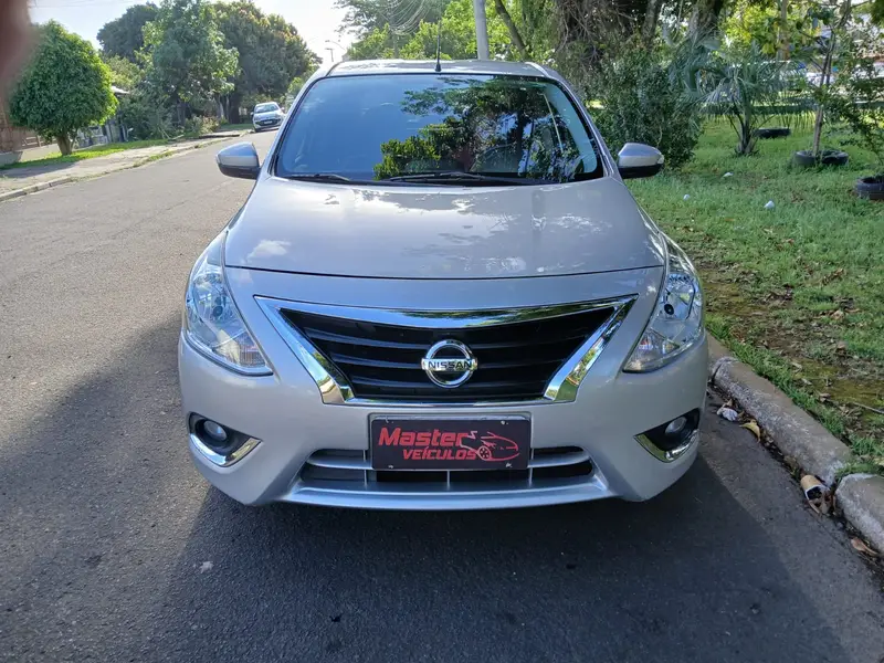Nissan Versa 1.6 16V SL FlexStart (Flex)