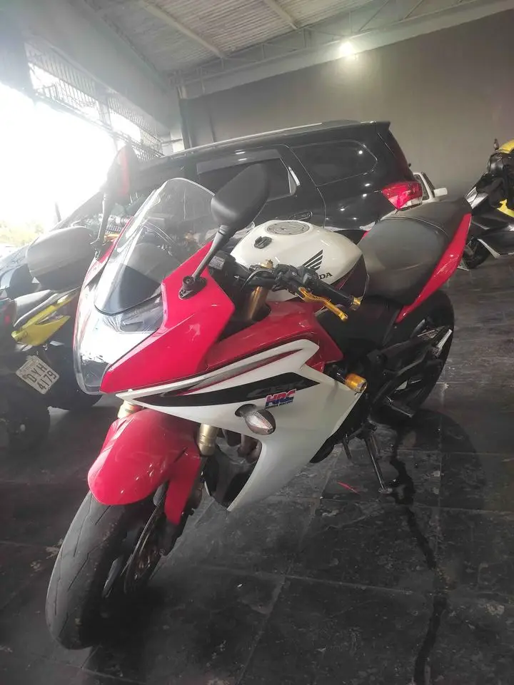 Honda CBR 600 F (Standard)