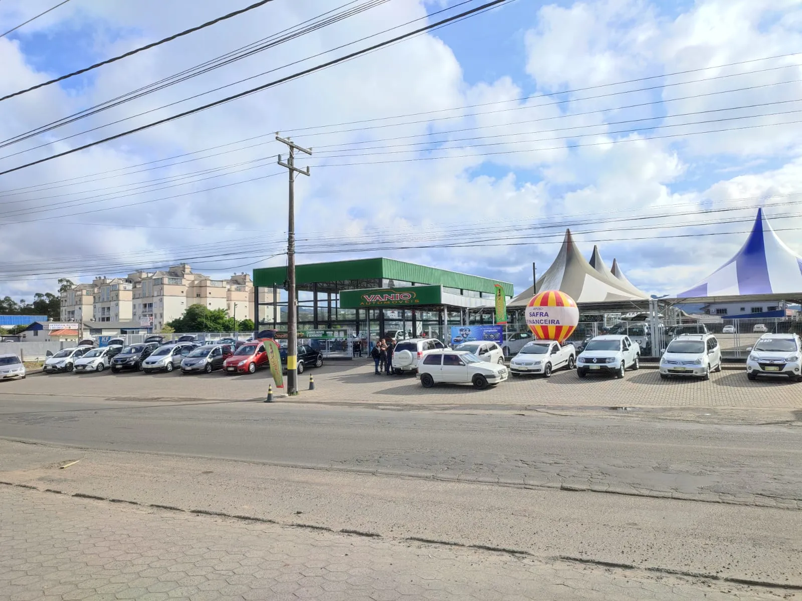 Fachada da loja Veículos à venda em VANIO AUTOMÓVEIS  - Criciúma - SC | Mobiauto