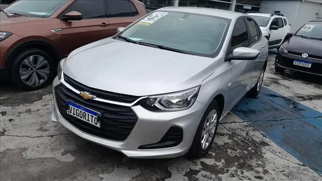 Carro Chevrolet Onix Plus 2023 LT 1.0