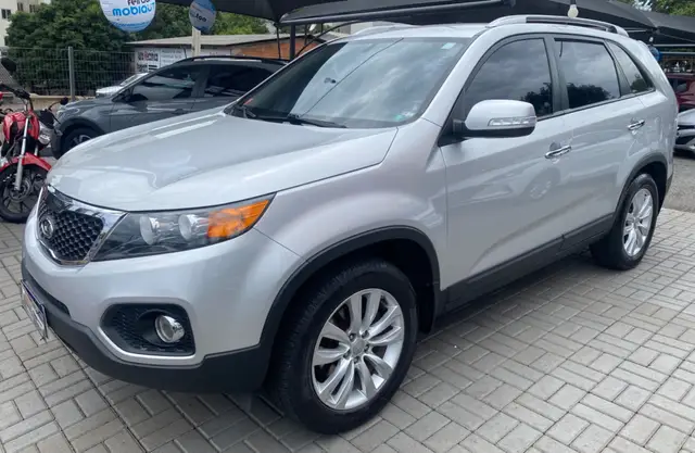 Carro Kia Sorento 2013 2.4 16V 4x2 (Aut)