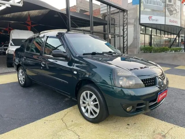 Carro Renault Clio Sedan 2004 RN 1.0 16V