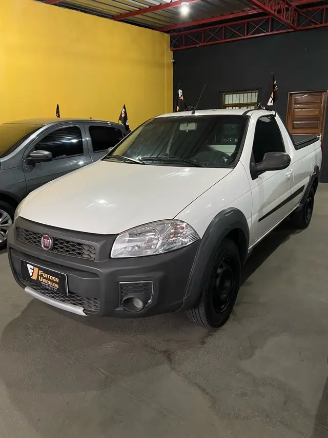 Carro Fiat Strada 2017 Hard Working 1.4 (Flex) (Cabine Simples)