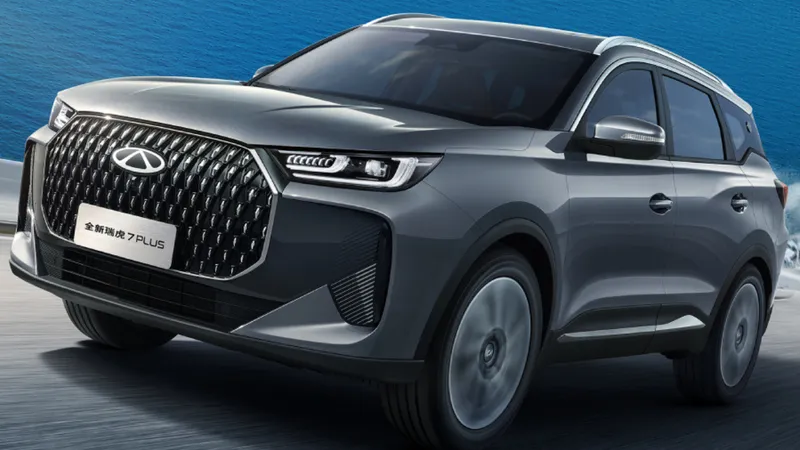 Novo Chery Tiggo 7 chinês é mais potente que o nosso e tem traseira diferente