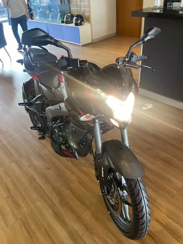 Carro Bajaj Dominar 200 2025 DOMINAR 200
