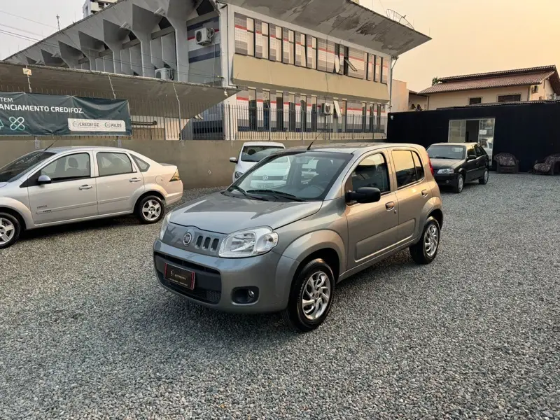 Fiat Uno Vivace Italia 1.0 8V (Flex) 4p