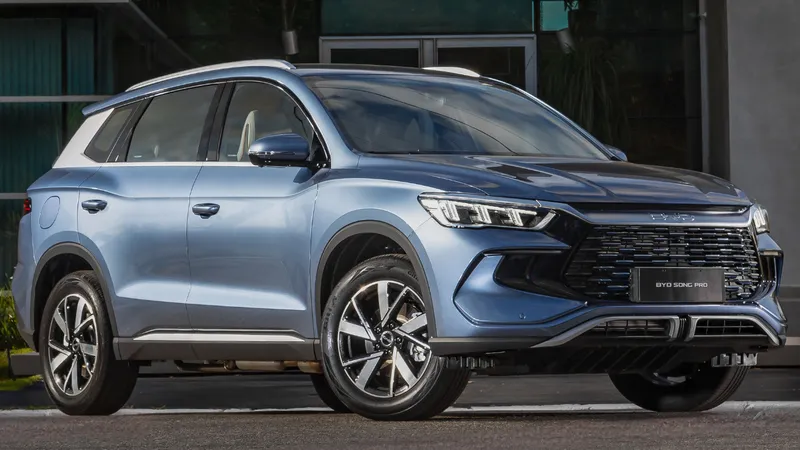 BYD Song Pro ganha promoção e fica R$ 40.000 mais barato que Corolla Cross