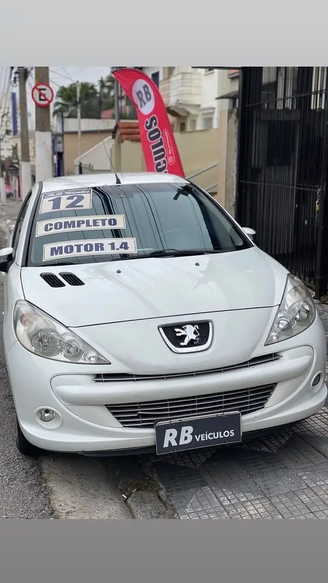Carro Peugeot 207 2012 Hatch XR Sport 1.4 8V (flex)