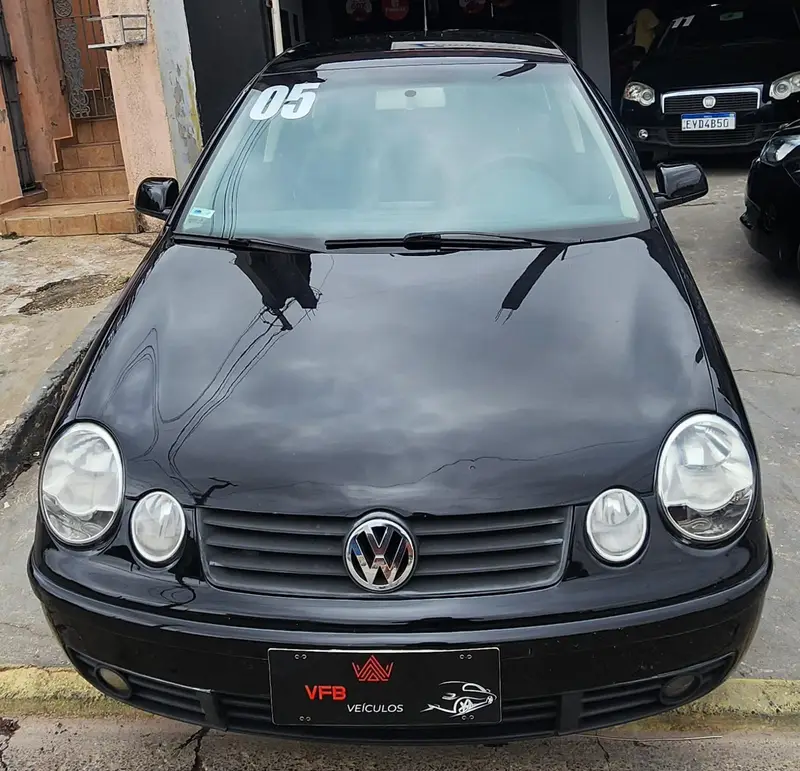 Volkswagen Polo Sedan Evidence 1.6 8V (Flex)