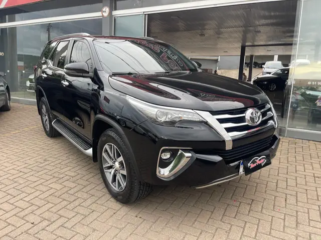Carro Toyota SW4 2018 2.8 TDI SRX 5L 4x4 (Aut)