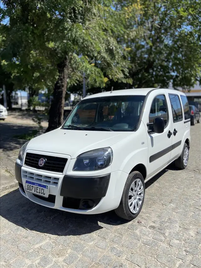 Carro Fiat Doblò 2020 Essence 1.8 16V (Flex)