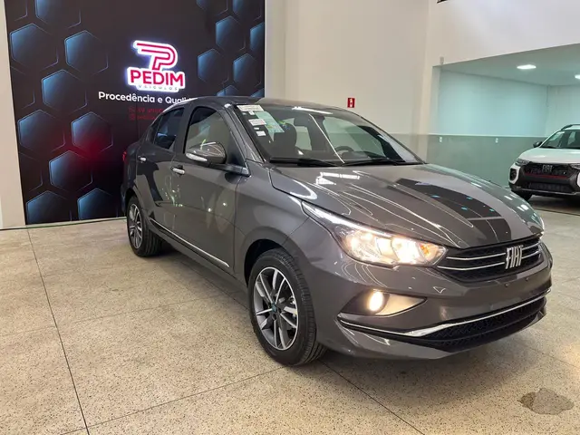 Carro Fiat Cronos 2025 Precision 1.3