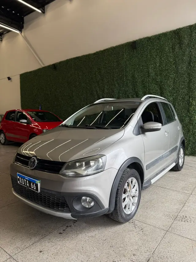 Carro Volkswagen CrossFox 2013 1.6 VHT (Flex)