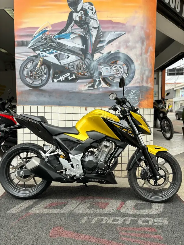 Carro Honda CB 300F Twister 2024 Standard