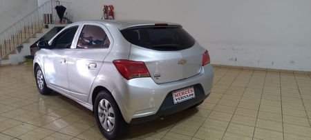 Onix 1.0 LT SPE/4