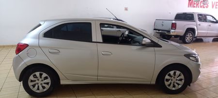 Onix 1.0 LT SPE/4