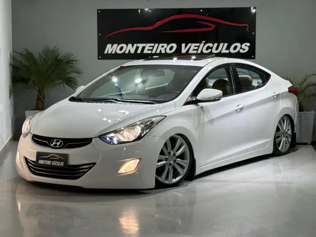 Carro Hyundai Elantra 2013 Sedan 1.8 GLS (aut)