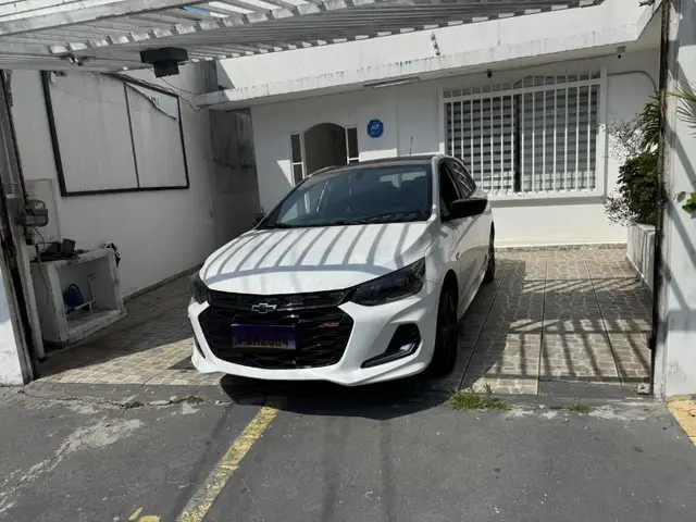 Carro Chevrolet Onix 2023 RS 1.0 Turbo (Aut.)