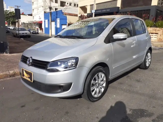Carro Volkswagen Fox 2013 1.0 VHT (Flex) 4p