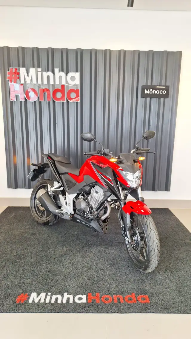 Carro Honda CB 300F Twister 2023 Standard