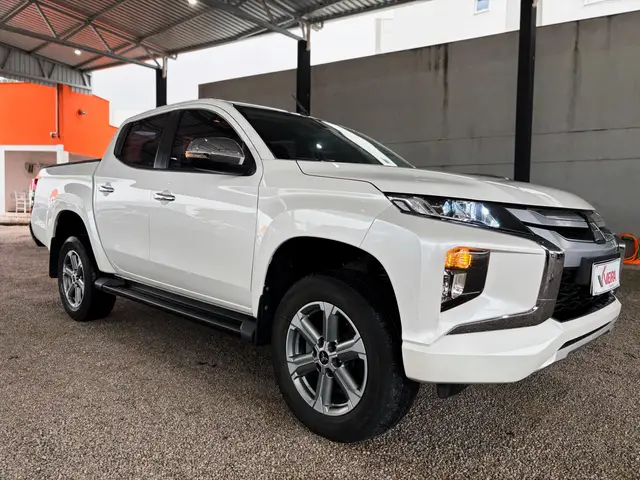 Carro Mitsubishi L200 Triton Sport 2022 HPE 2.4 DID-H 4x4 (Aut)