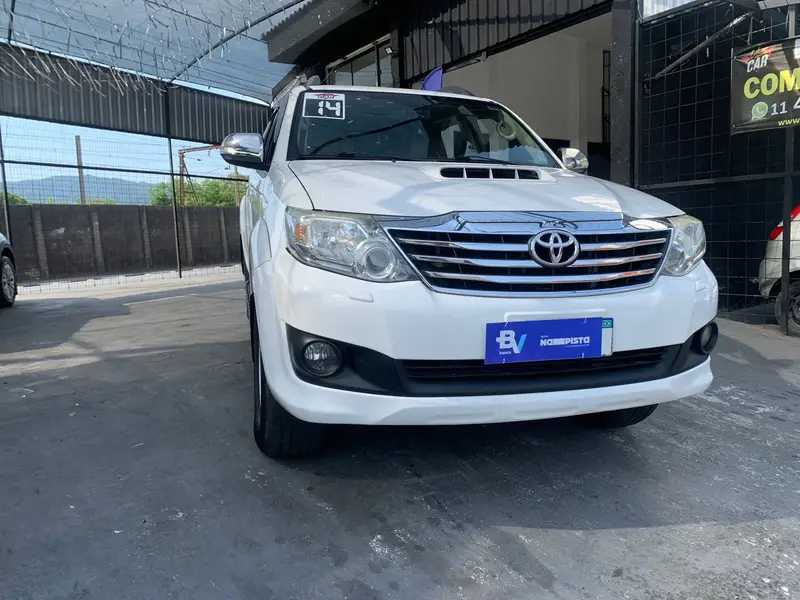 Toyota Hilux SW4 3.0 TDI 4x4 SRV 5L