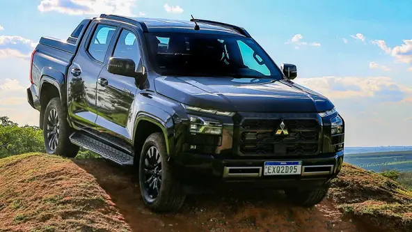 Sexta geração da picape chega renovada com visual polêmico e inédito motor a diesel biturbo  