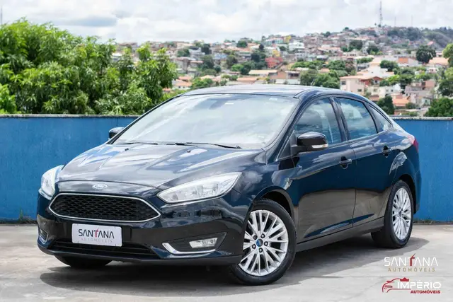 Carro Ford Focus Hatch 2017 SE Plus 2.0 PowerShift