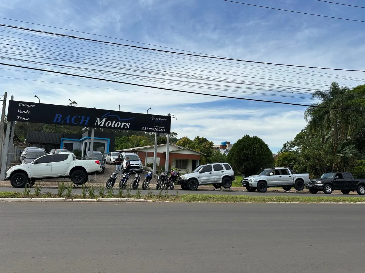 Fachada da loja Veículos à venda em Bach Motors - Rolante - RS | Mobiauto