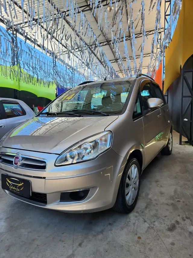 Carro Fiat Idea 2014 Attractive 1.4 8V (Flex)