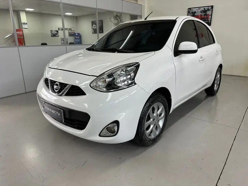 Nissan March 1.6 16V SV (Flex)