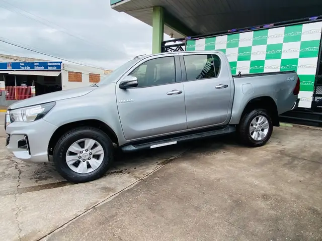Carro Toyota Hilux Cabine Dupla 2016 Hilux 2.8 TDI SRV CD 4x4 (Aut)