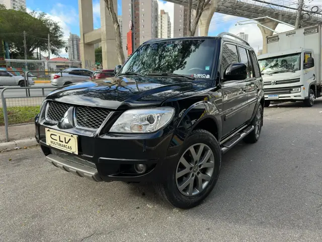 Carro Mitsubishi Pajero TR4 2014 2.0 16V 4x2 (Flex)