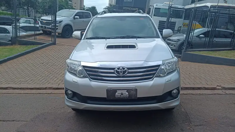 Toyota Hilux SW4 SRV 3.0 TDI 4X4 (5 Lugares)