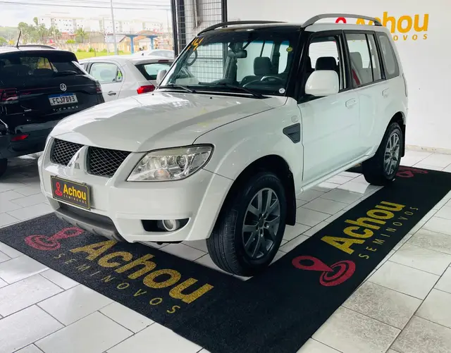 Carro Mitsubishi Pajero TR4 2014 2.0 16V 4x2 (Flex)