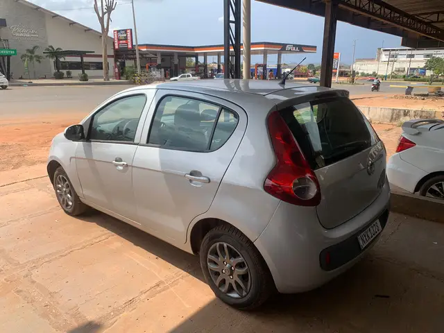Carro Fiat Palio 2012 Attractive 1.4 8V (Flex)