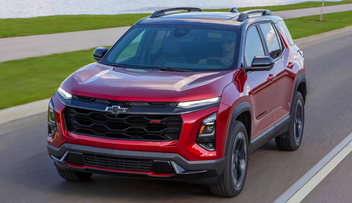 Já com data para chegar, o novo Chevrolet Equinox 2025 trará mudanças no visual, lista de equipamentos e motor