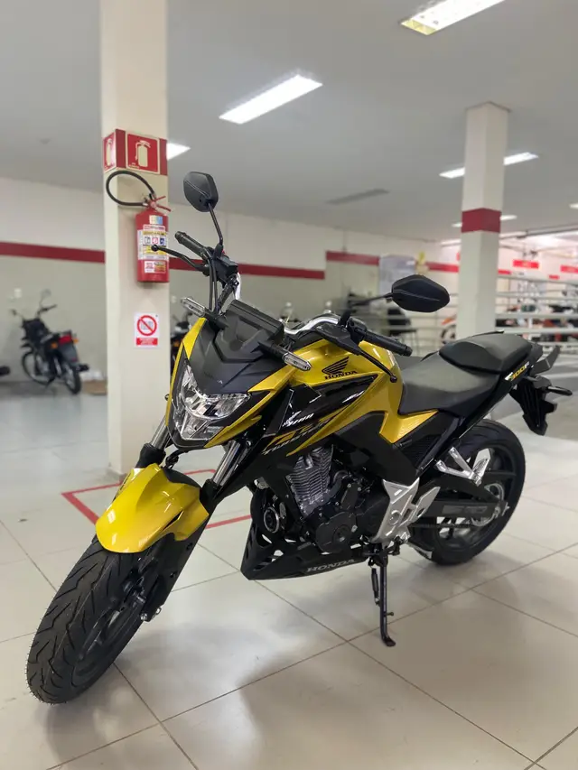 Carro Honda CB 300F Twister 2025 (ABS)