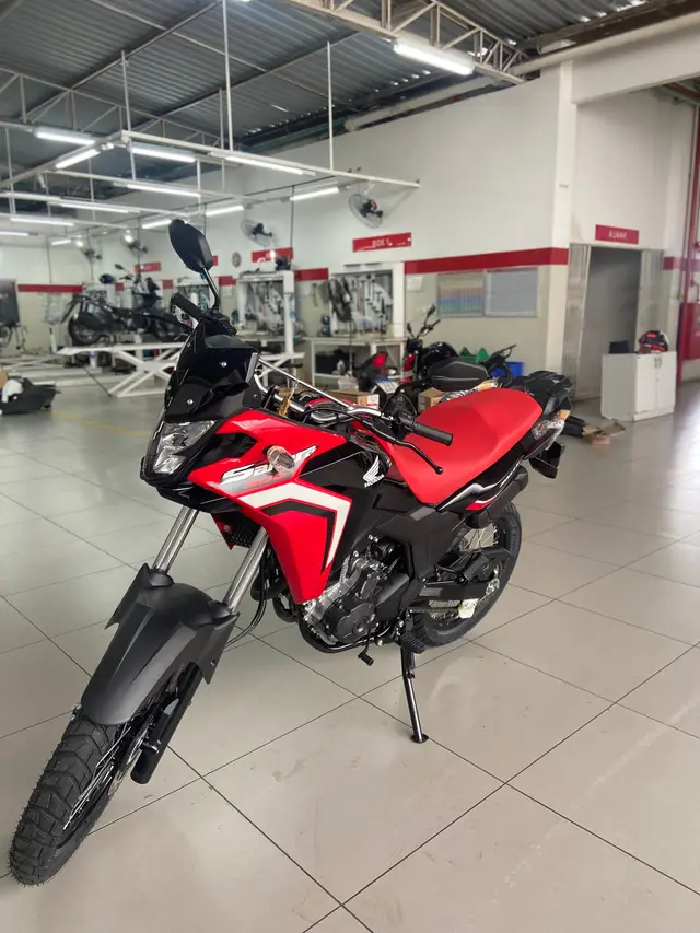 Moto Honda XRE Sahara 300 2025 Rally