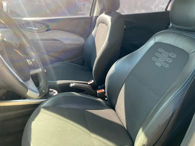 Carro Chevrolet Onix 2019 1.0 Joy SPE/4
