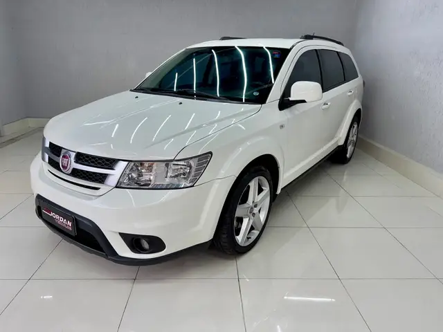 Carro Fiat Freemont 2014 2.4 16V Emotion (Aut)