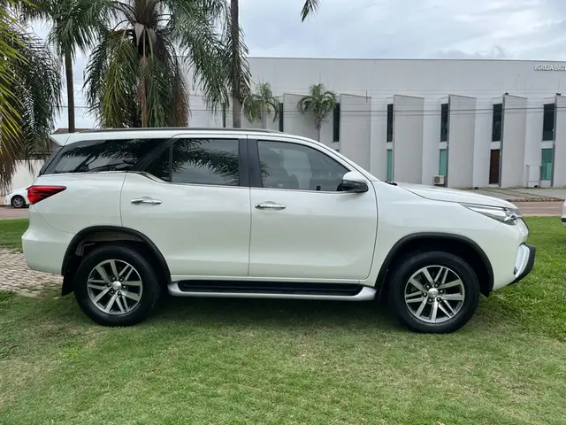 Carro Toyota SW4 2020 2.8 TDI SRX 7L 4x4 (Aut) (Diesel)