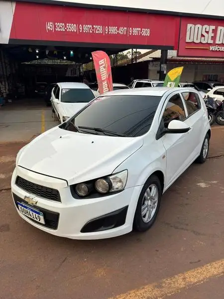 Carro Chevrolet Sonic 2014 Hatch LT 1.6 (Aut)