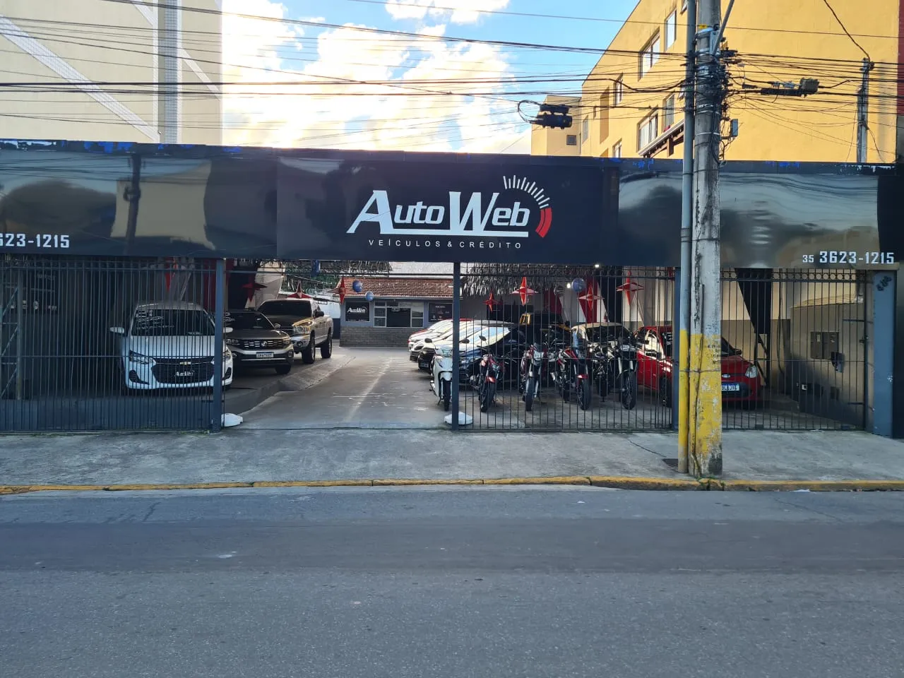 Fachada da loja Auto Web Veiculos - Itajubá - MG