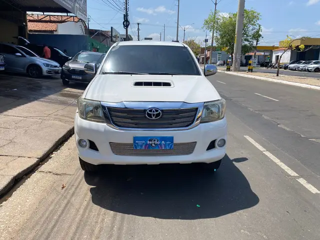 Carro Toyota Hilux Cabine Dupla 2013 Hilux 3.0 TDI 4x4 CD SRV (Aut)
