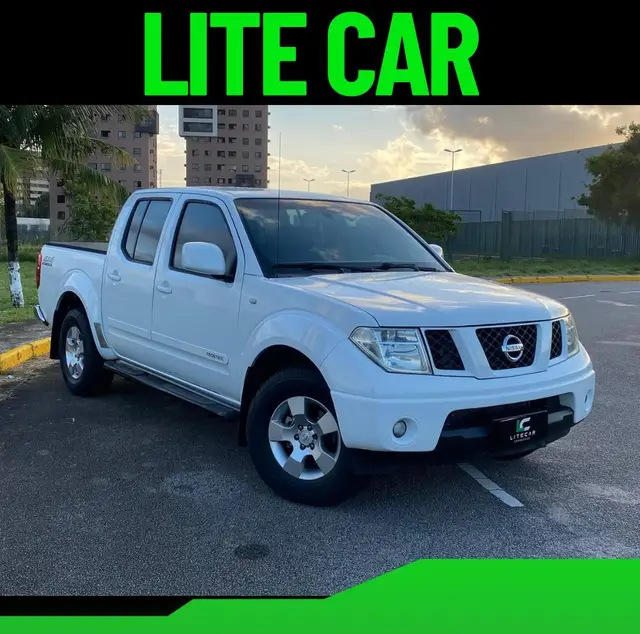 Carro Nissan Frontier 2013 XE 4x4 2.5 16V (cab. dupla)