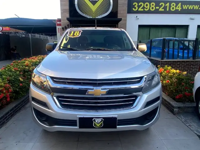 Carro Chevrolet S10 Cabine Simples 2018 S10 2.8 CTDi Chassi Cabine LS 4WD