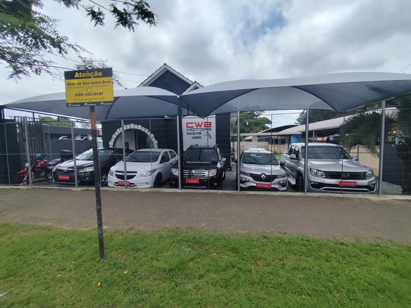 Fachada da loja CWB MOTORS - Curitiba - PR